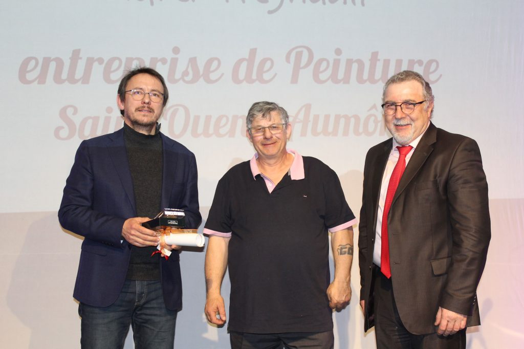 Remise de la médaille de l'excellence artisanale des mains de M.Gérard Villette et M.Jean-Louis Orain président de la CMA95